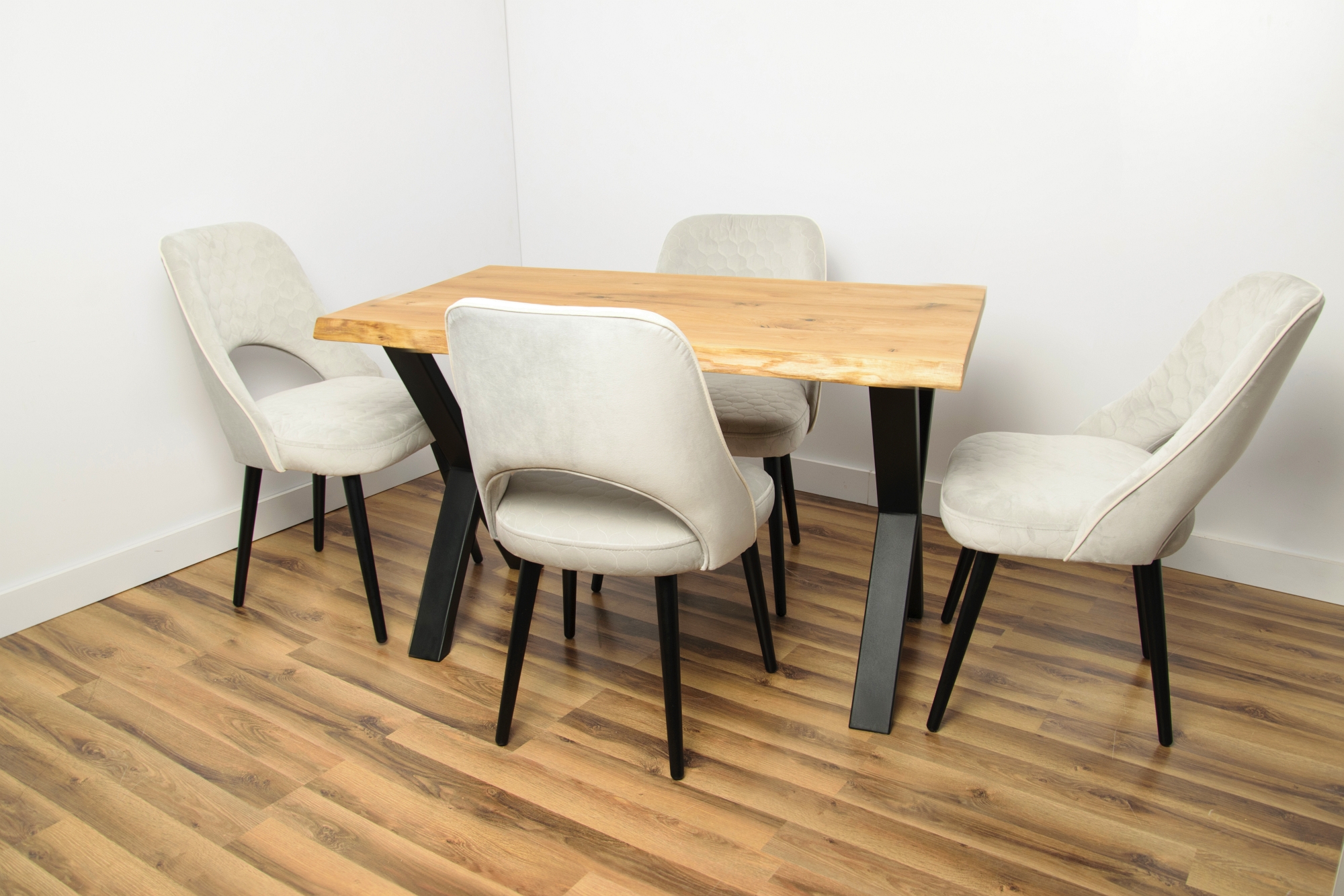 Prezentujemy Nowe wzory stołów i krzeseł